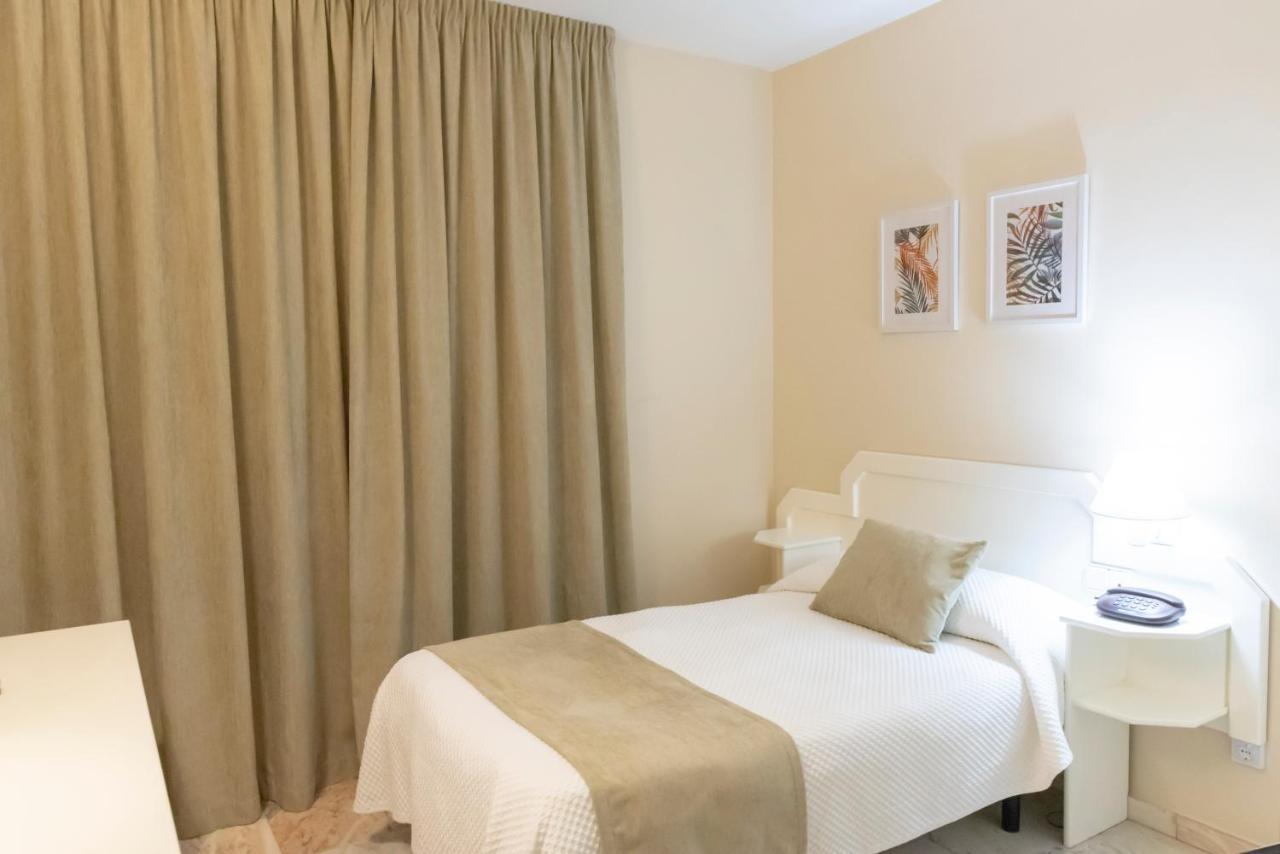Hotel Ramomar Томельйосо Екстер'єр фото