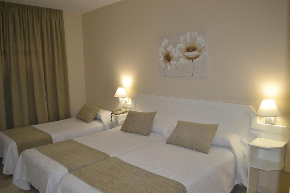 Hotel Ramomar Томельйосо Екстер'єр фото
